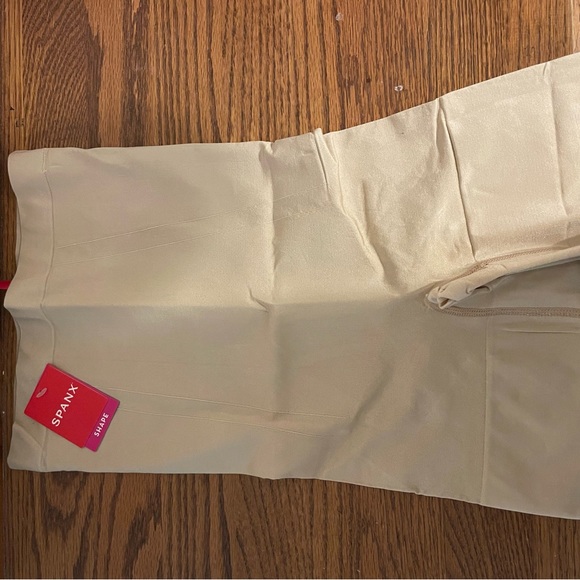 Spanx Oncore everyday shaping panties Boyshort Nude . New with tags . Large - Picture 5 of 8